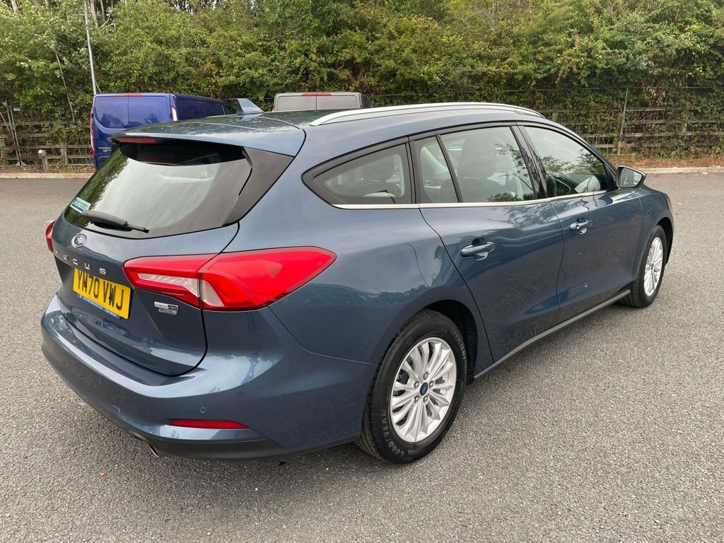 Ford Focus 1L Titanium Edition Blue #3