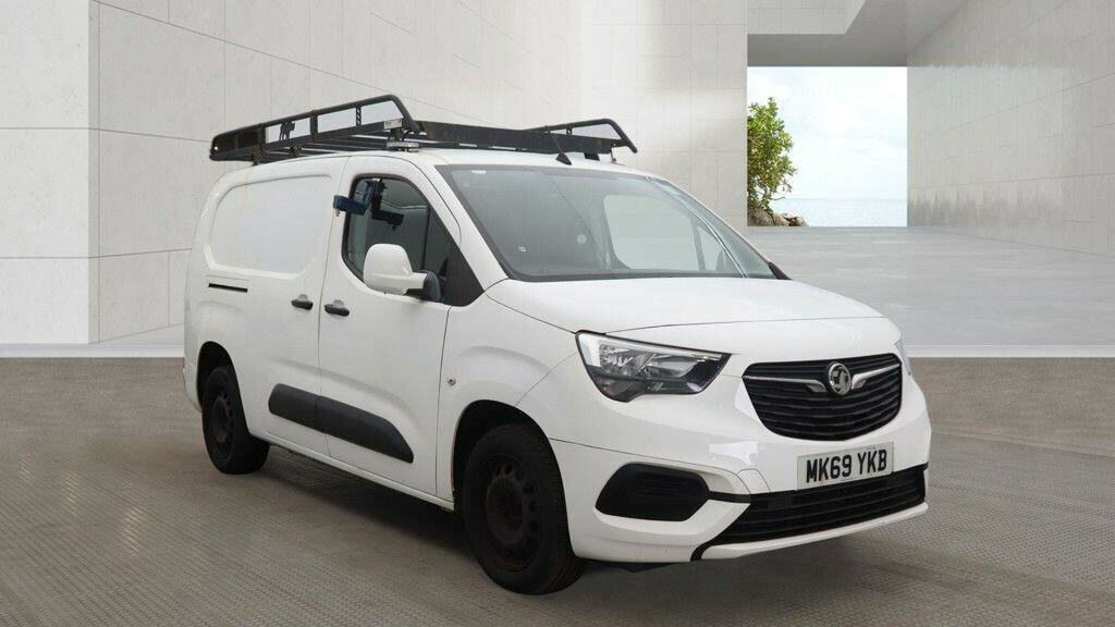 Vauxhall Combo 1.6 Turbo D 2300 Sportive L2 H1 Euro 6 Ss White