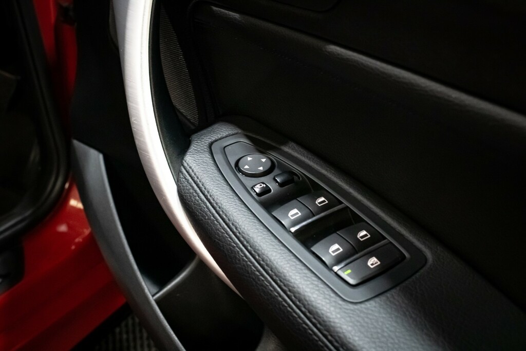 BMW 1 Series Shadow Edition Black #16