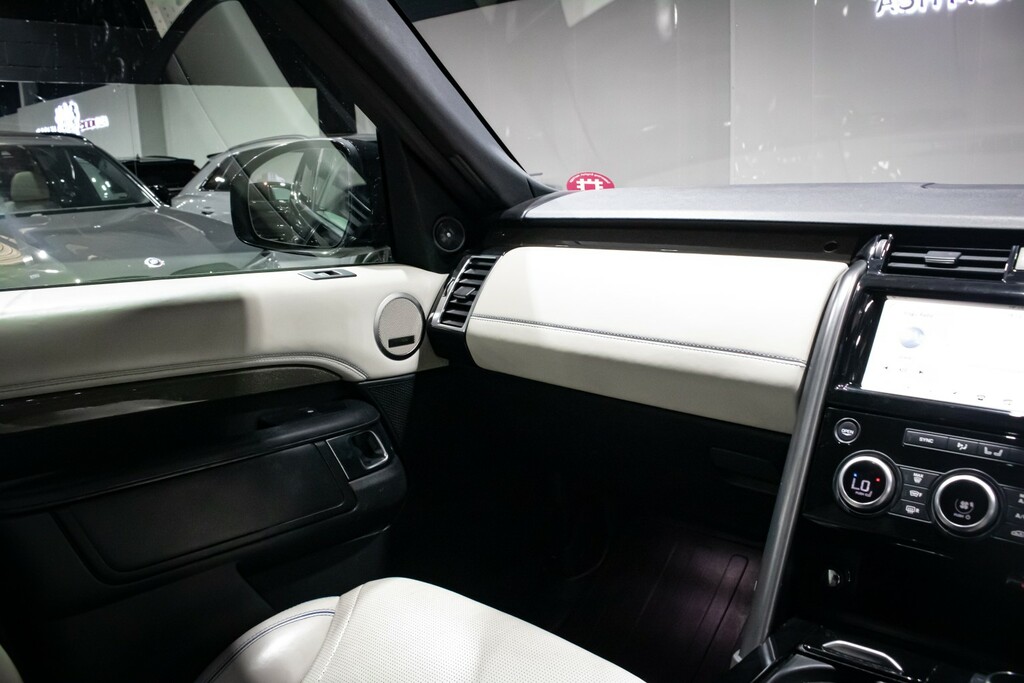 Land Rover Discovery 3 .0 Sd V6 Black #24