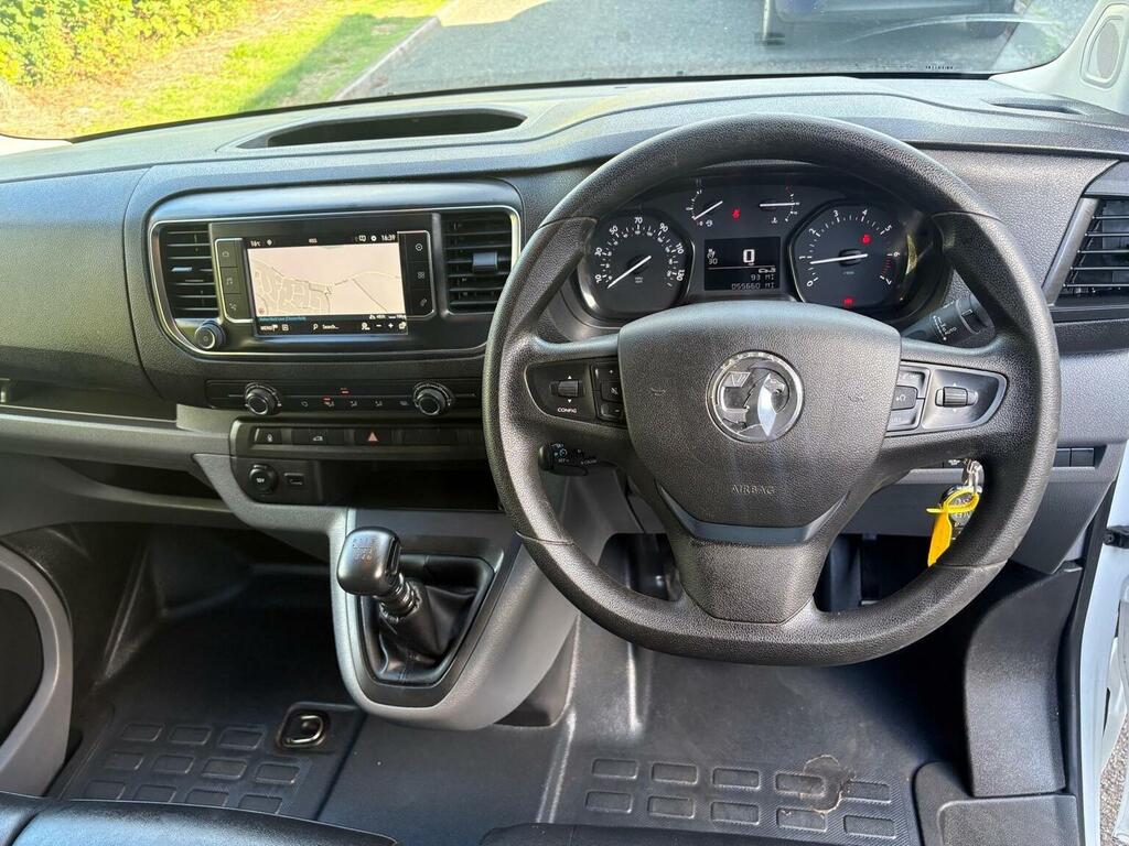 Vauxhall Vivaro Panel Van 2.0 Turbo D 3100 Dynamic L2 H1 Euro 6 S White #9