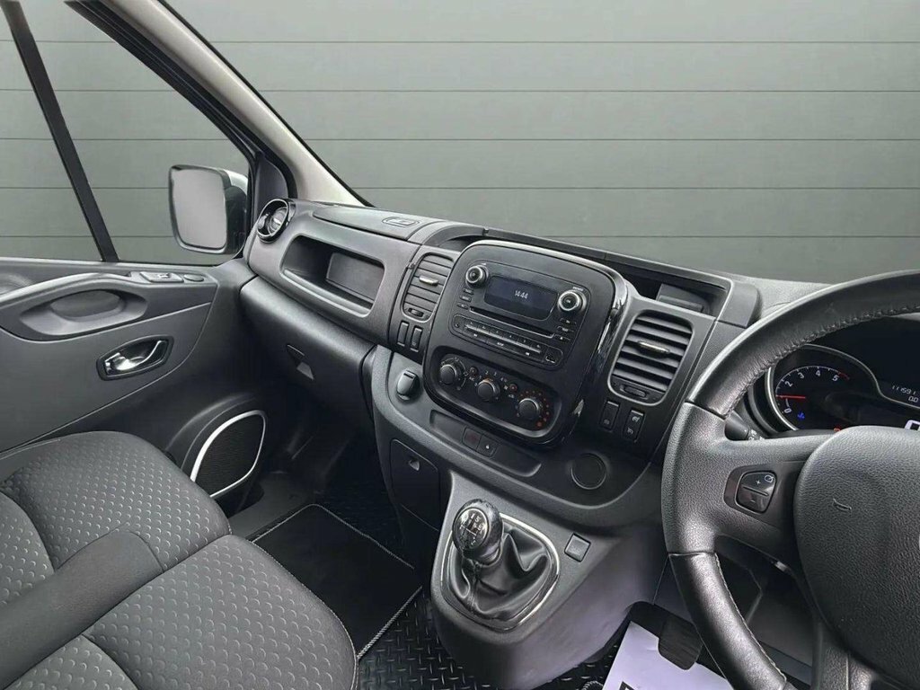 Vauxhall Vivaro Campervan 201818 White #13