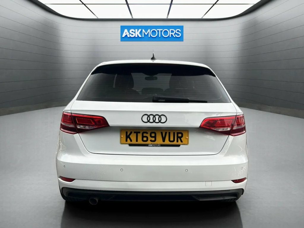 Audi A3 1L Se Technik White #4