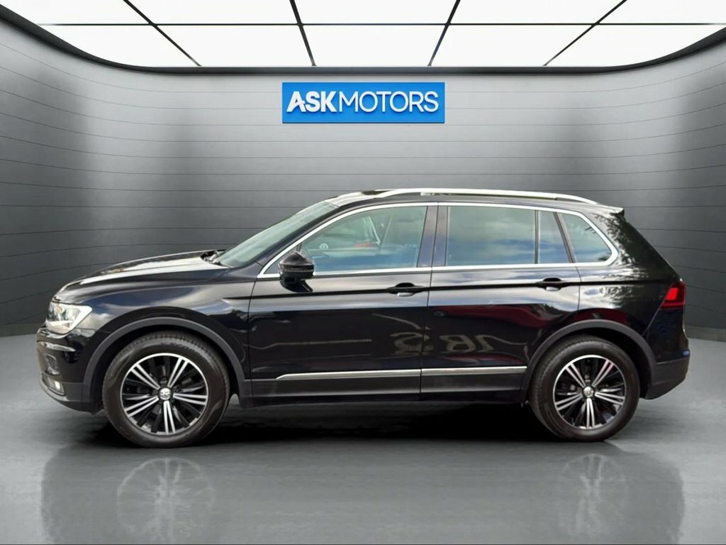 Volkswagen Tiguan 2L Se Navigation Black #2