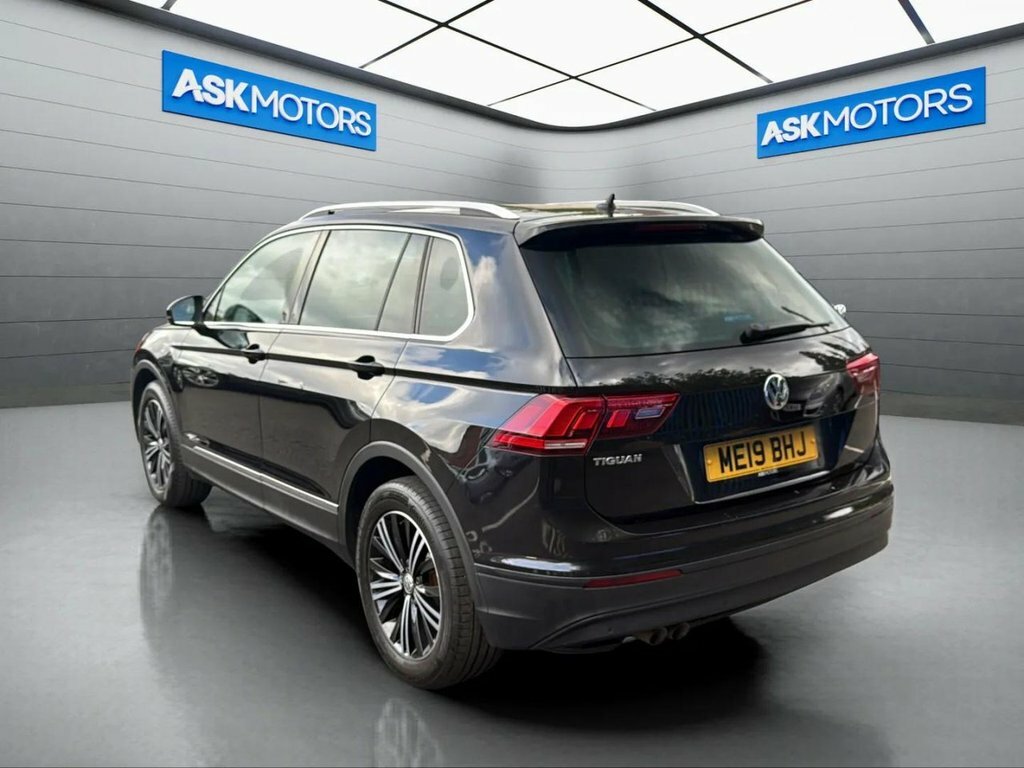 Volkswagen Tiguan 2L Se Navigation Black #3