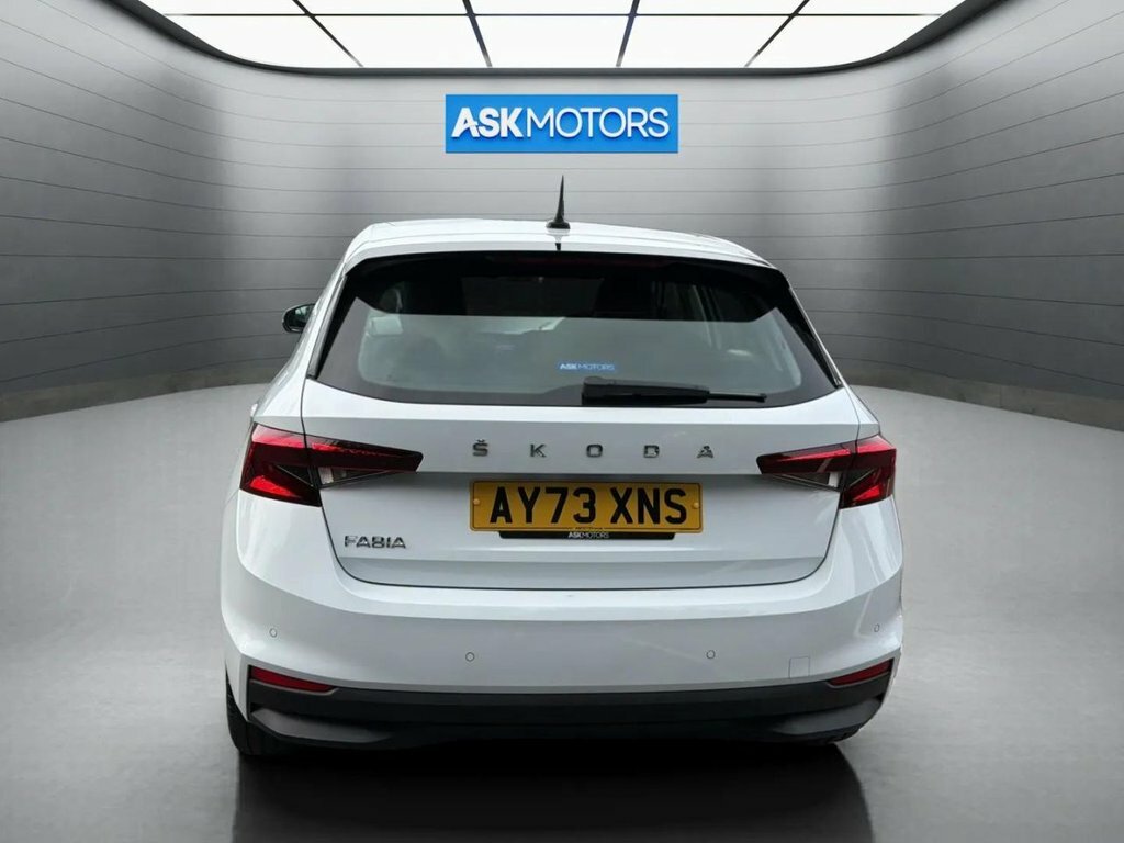 Skoda Fabia Colour Edition White #22