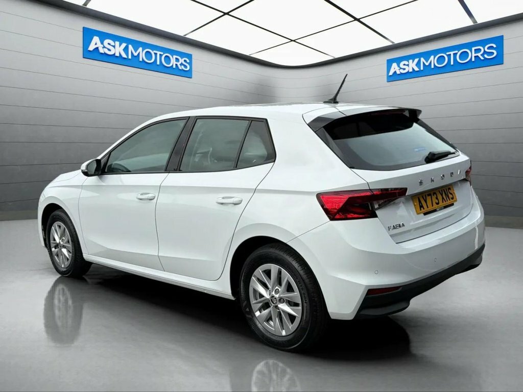 Skoda Fabia Colour Edition White #7