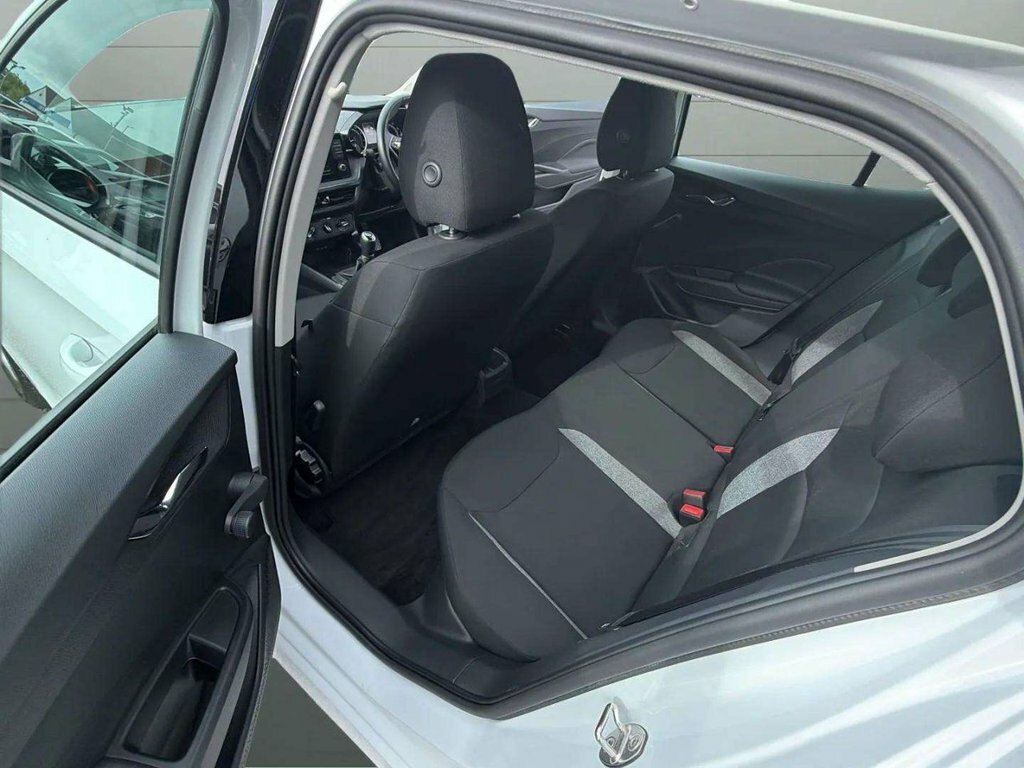Skoda Fabia Colour Edition White #15