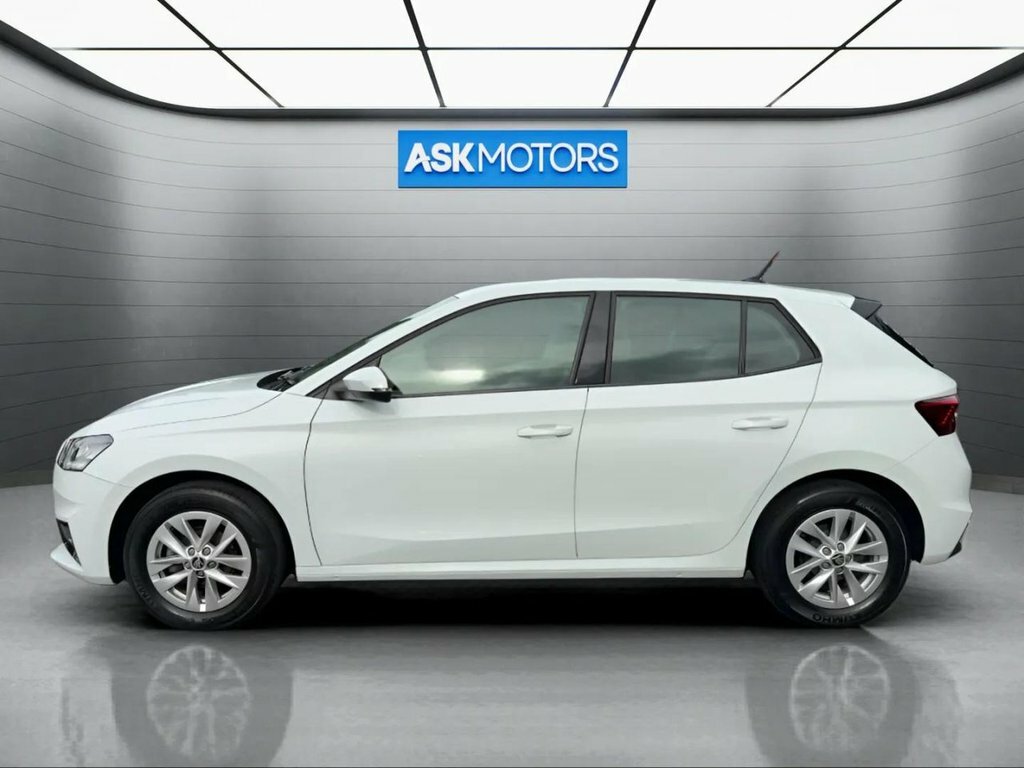 Skoda Fabia Colour Edition White #30