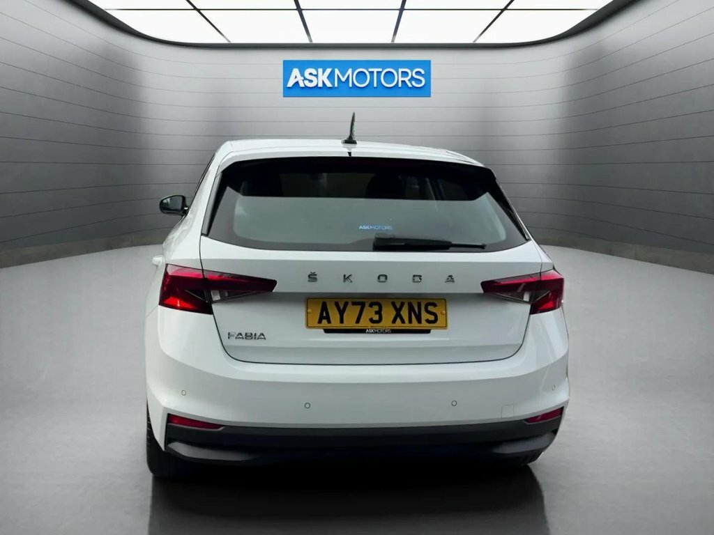 Skoda Fabia Colour Edition White #29