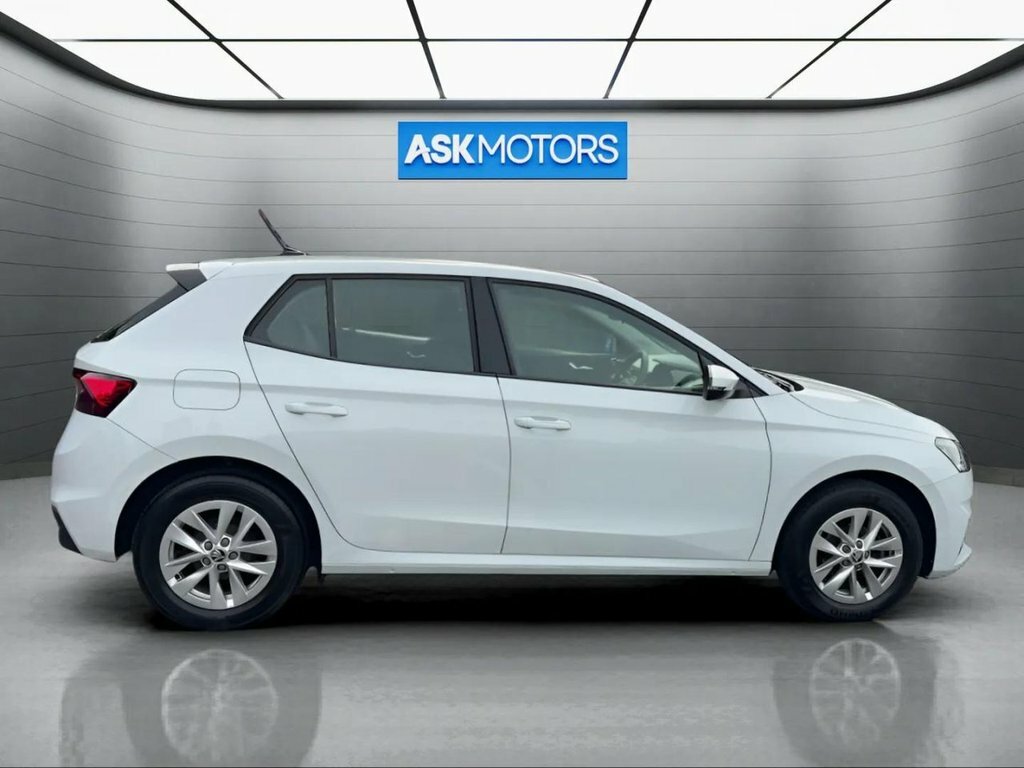 Skoda Fabia Colour Edition White #23