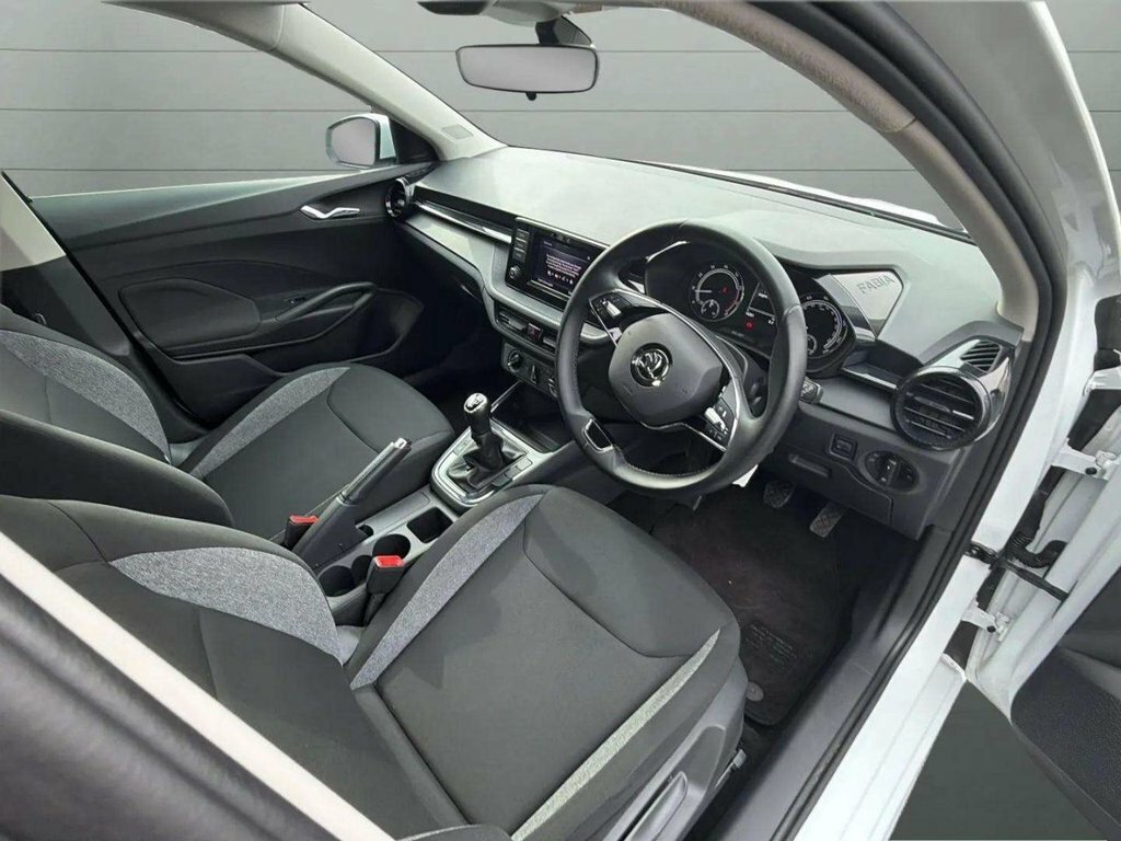 Skoda Fabia Colour Edition White #19