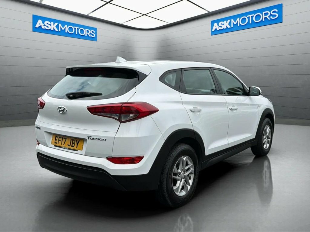 Hyundai Tucson 1.6L S White #3