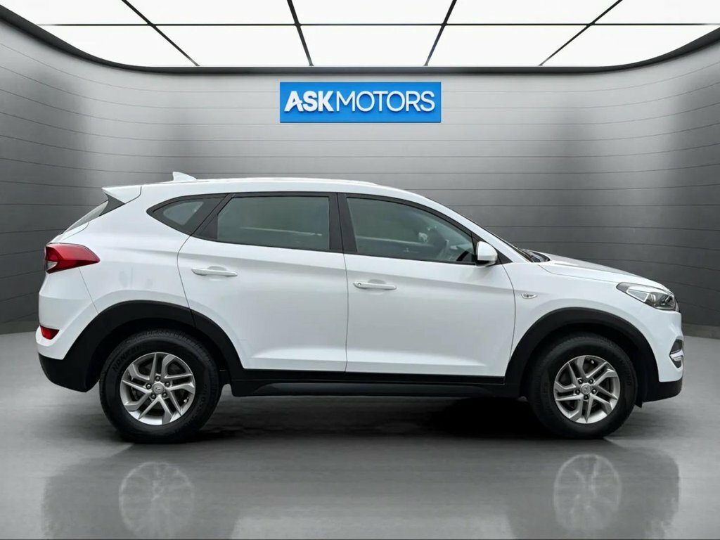 Hyundai Tucson 1.6L S White #4