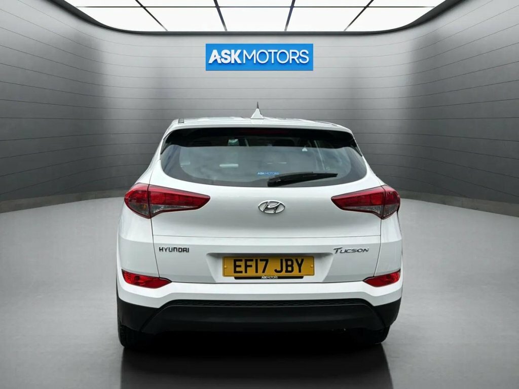 Hyundai Tucson 1.6L S White #5