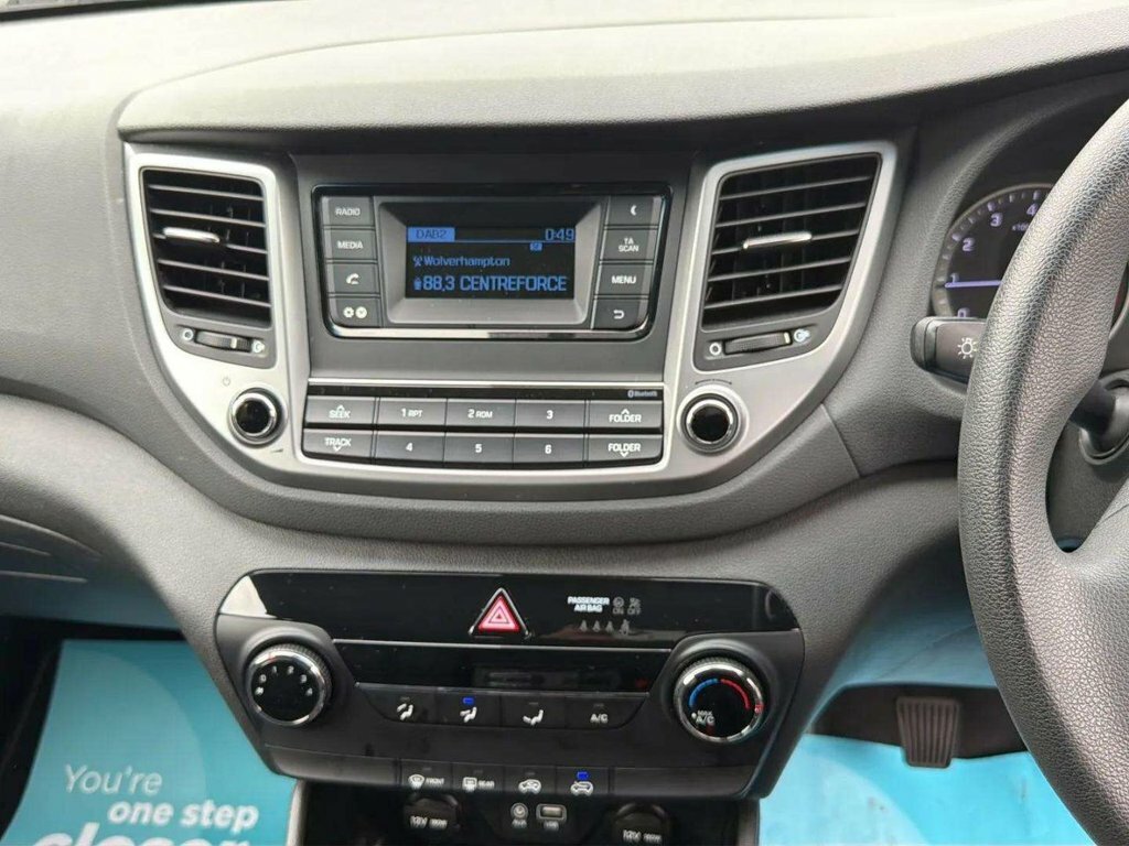 Hyundai Tucson 1.6L S White #2