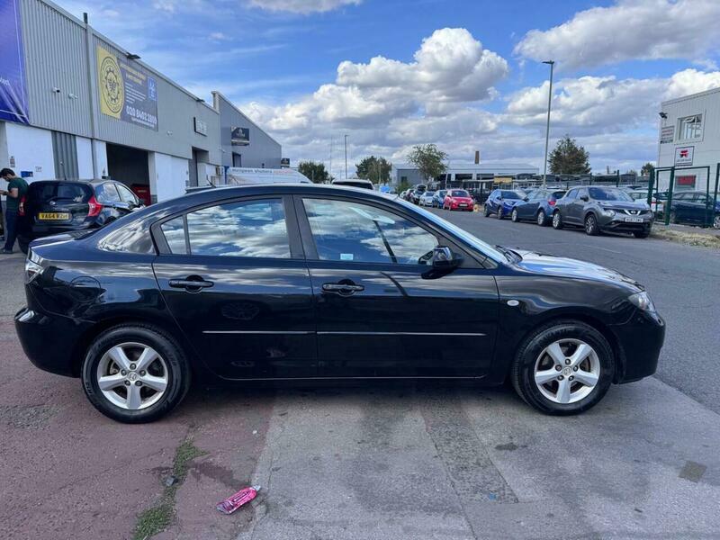 Mazda 3 1.6 Ts Black #2