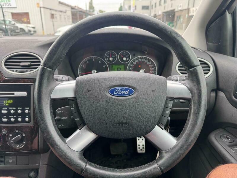 Ford Focus Hatchback 1.6 Zetec Climate 200656 Green #12