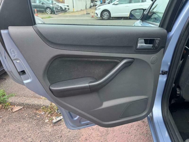 Ford Focus Hatchback 1.6 Zetec Climate 200656 Green #32