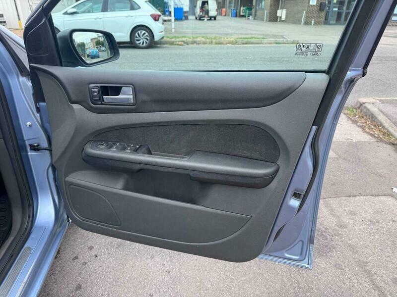 Ford Focus Hatchback 1.6 Zetec Climate 200656 Green #25