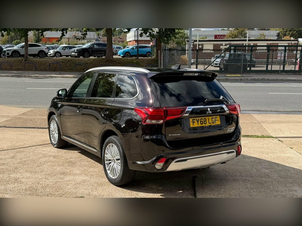 Mitsubishi Outlander 2.4H Twinmotor 13.8Kwh 4Hs Cvt 4Wd Euro 6 Ss Black #3