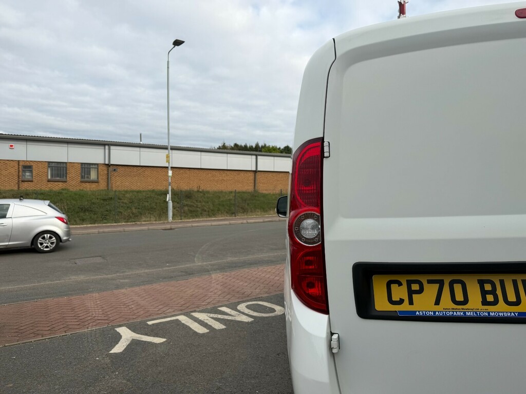 Fiat Doblo Doblo 16V Maxi Multijet II White #9