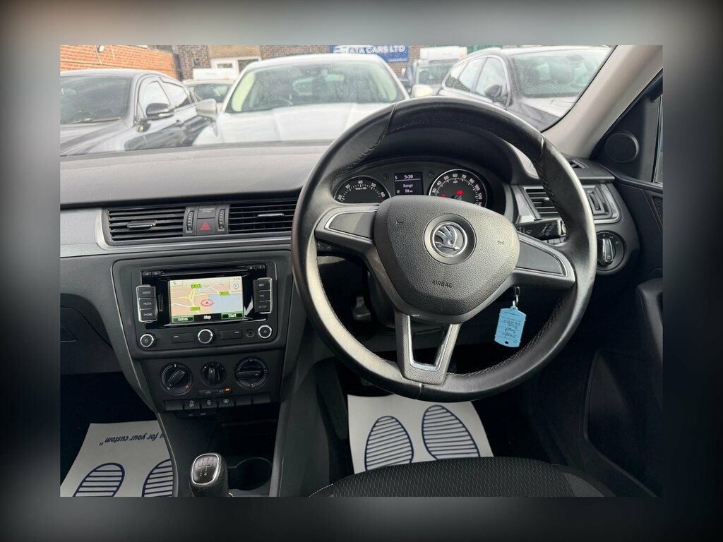 Skoda Rapid 1.6 Tdi Silver #12