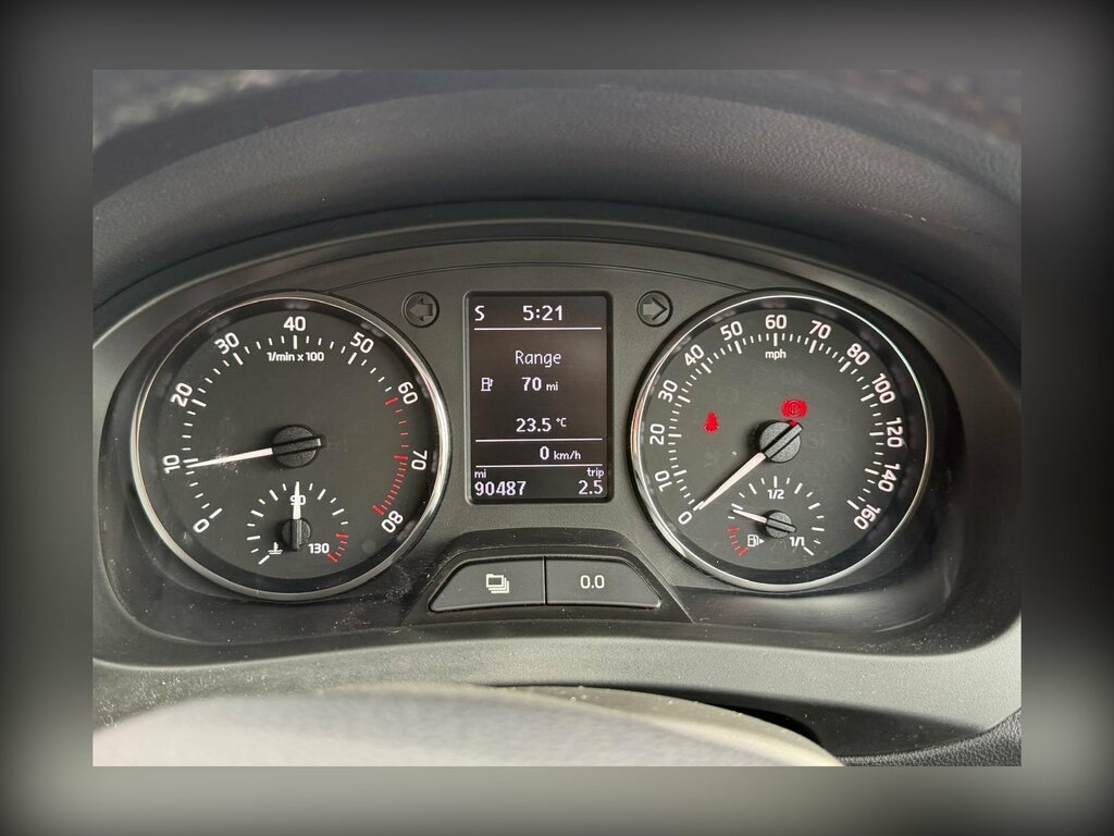 Skoda Rapid 1.6 Tdi Silver #20