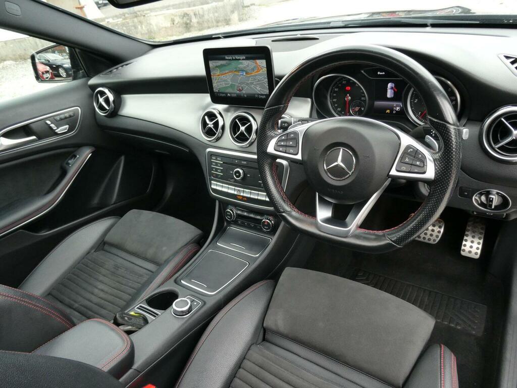 Mercedes-Benz GLA Class 2.1 Gla220d Amg Line Premium Plus 7G-dct 4Matic Black #2