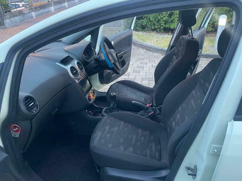 Vauxhall Corsa 1.4 16V Se Euro 5 Yellow #13