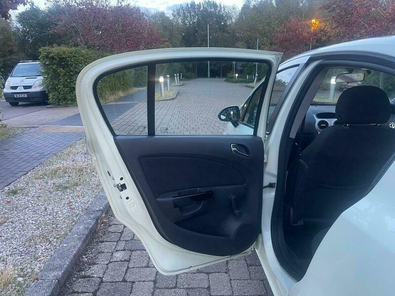 Vauxhall Corsa 1.4 16V Se Euro 5 Yellow #19