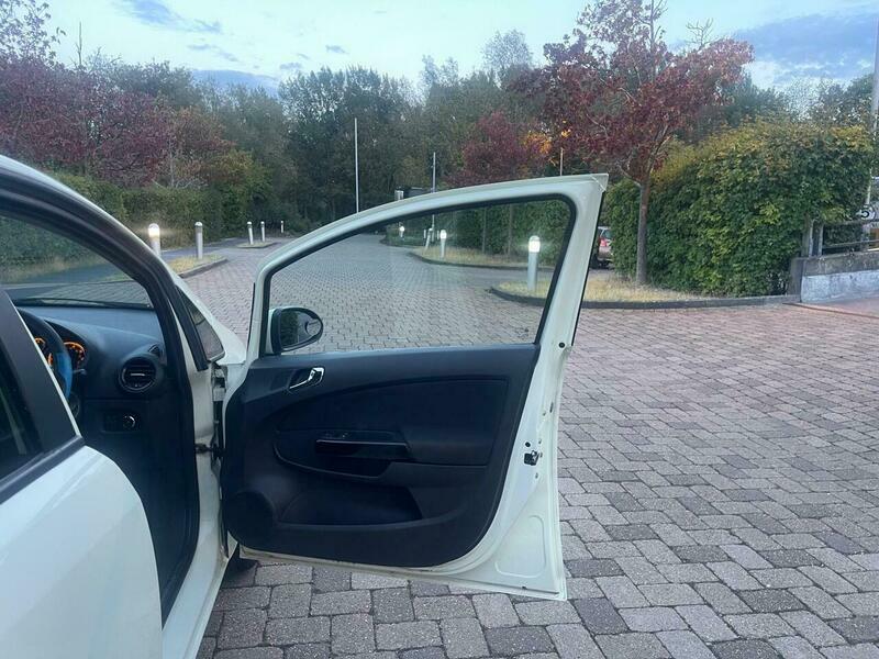 Vauxhall Corsa 1.4 16V Se Euro 5 Yellow #16