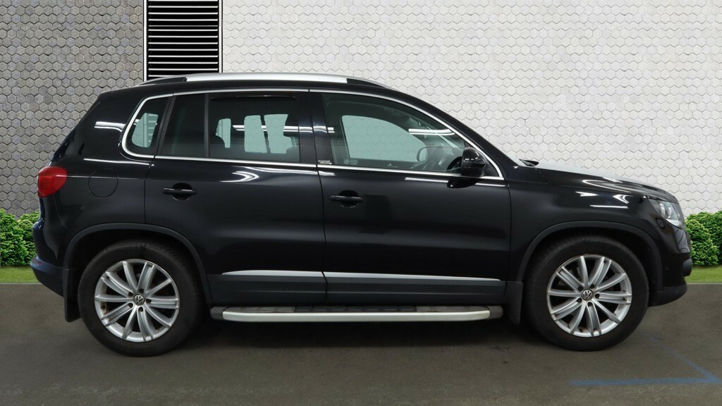Volkswagen Tiguan 2.0 Tdi Bluemotion Tech Match Edition Black #2