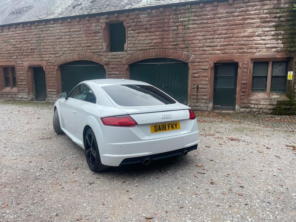 Audi TT 1.8 Tfsi Black Edition Coupe S Tronic E White #6
