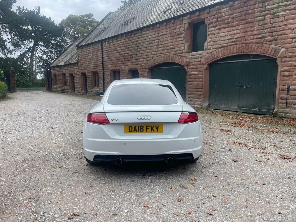 Audi TT 1.8 Tfsi Black Edition Coupe S Tronic E White #5