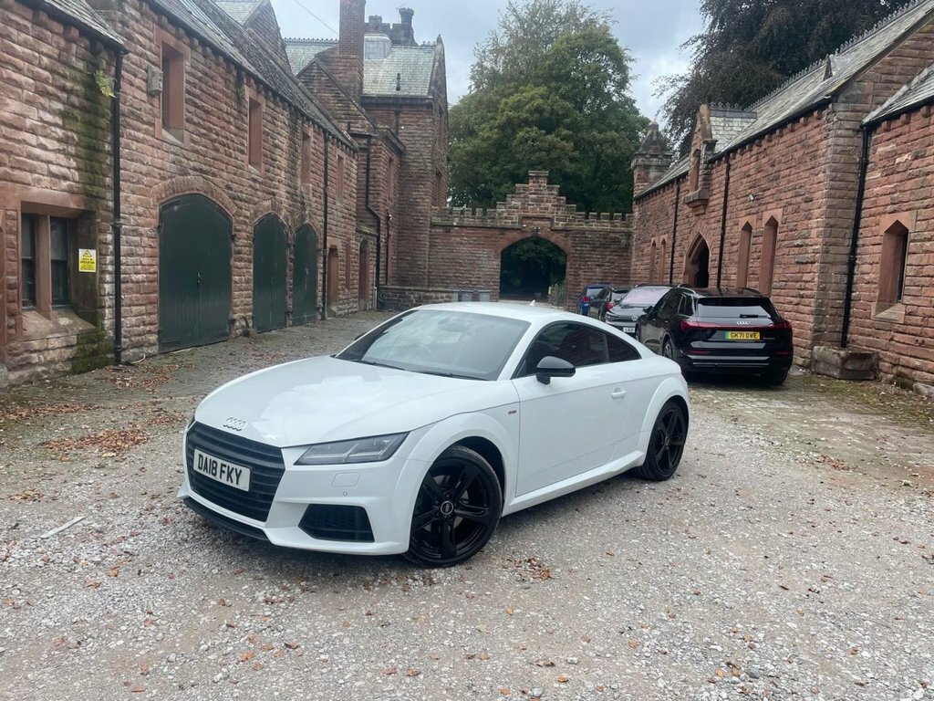 Audi TT 1.8 Tfsi Black Edition Coupe S Tronic E White #2
