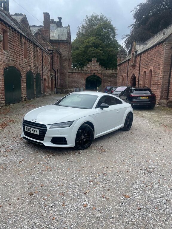 Audi TT 1.8 Tfsi Black Edition Coupe S Tronic E White