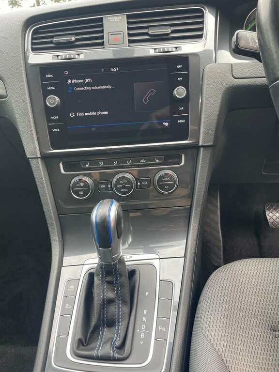 Volkswagen e-Golf 35.8Kwh E-golf Black #13