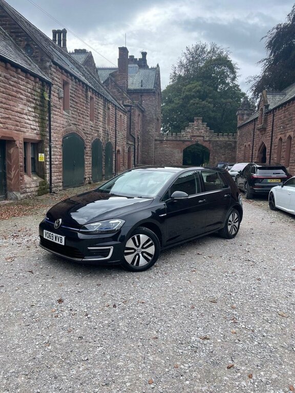 Volkswagen e-Golf 35.8Kwh E-golf Hatchback 136 Ps Black