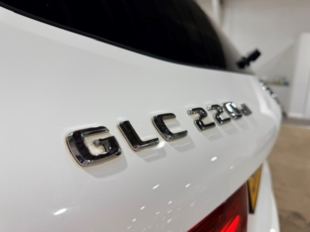 Mercedes-Benz GLC Class Glc 220 D 4Matic Amg Line Premium White #19