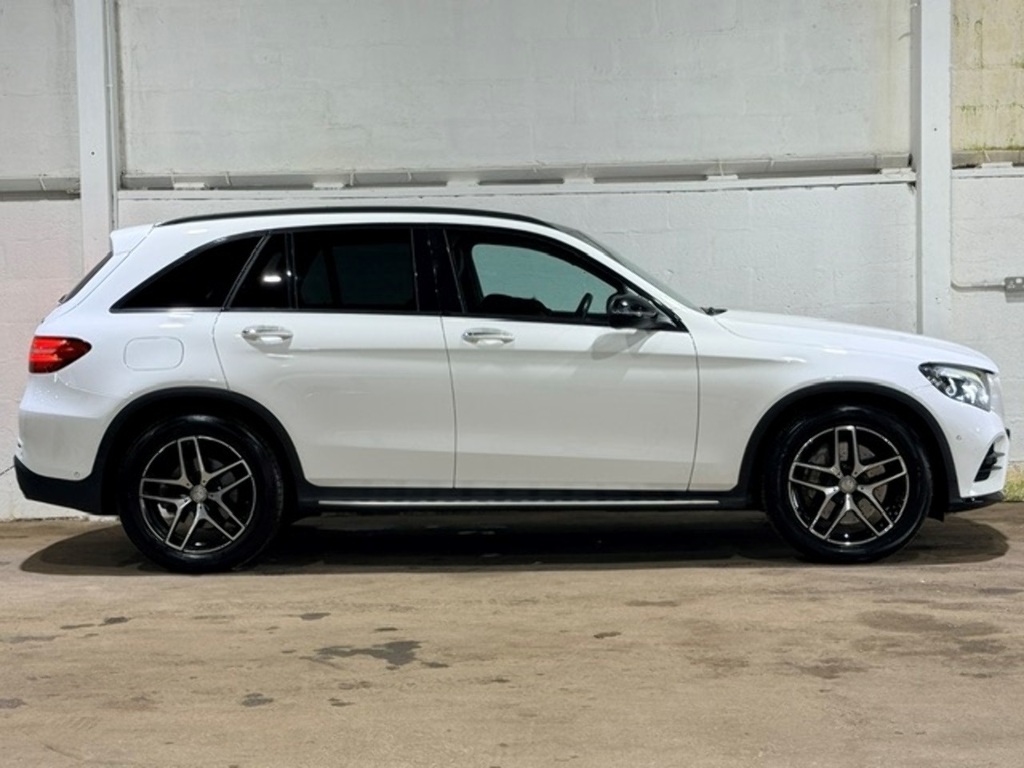 Mercedes-Benz GLC Class Glc 220 D 4Matic Amg Line Premium White #33