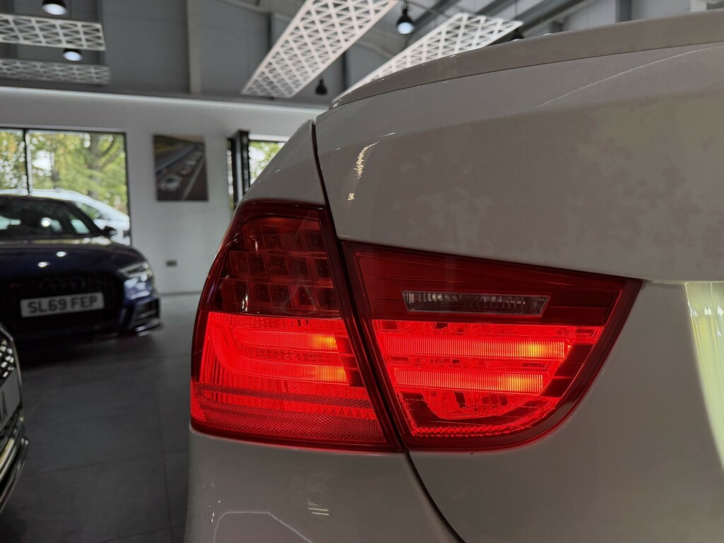BMW M3 Saloon 4.0 Iv8 2009 White #5