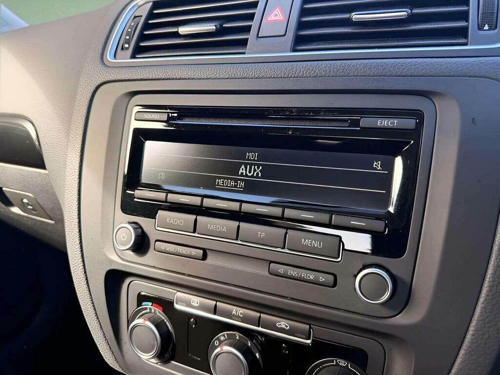 Volkswagen Jetta S Tdi Bluemotion Technology Black #19