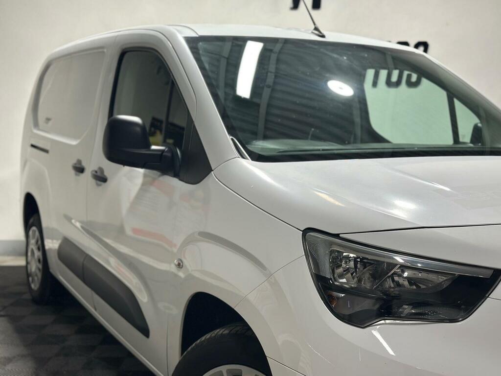 Vauxhall Combo 1.5 Turbo D 2300 Sportive L2 H1 Euro 6 Ss White #3