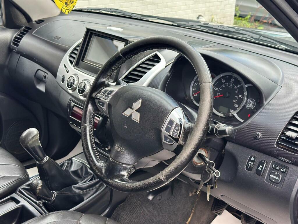 Mitsubishi L200  Grey #9