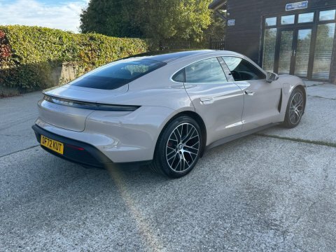 Porsche Taycan Performance Plus 93.4Kwh Beige #3