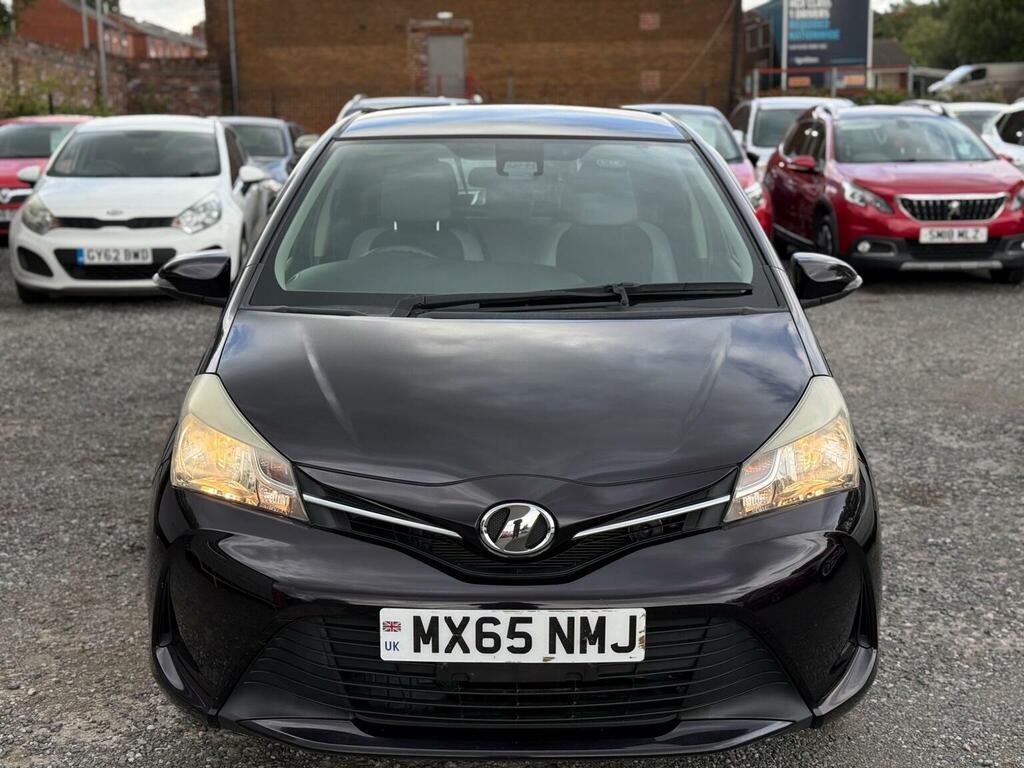 Toyota Vitz Hatchback 1.0 Euro 5 201565 Purple #2
