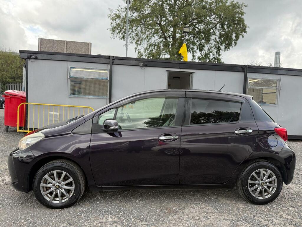 Toyota Vitz Hatchback 1.0 Euro 5 201565 Purple #4