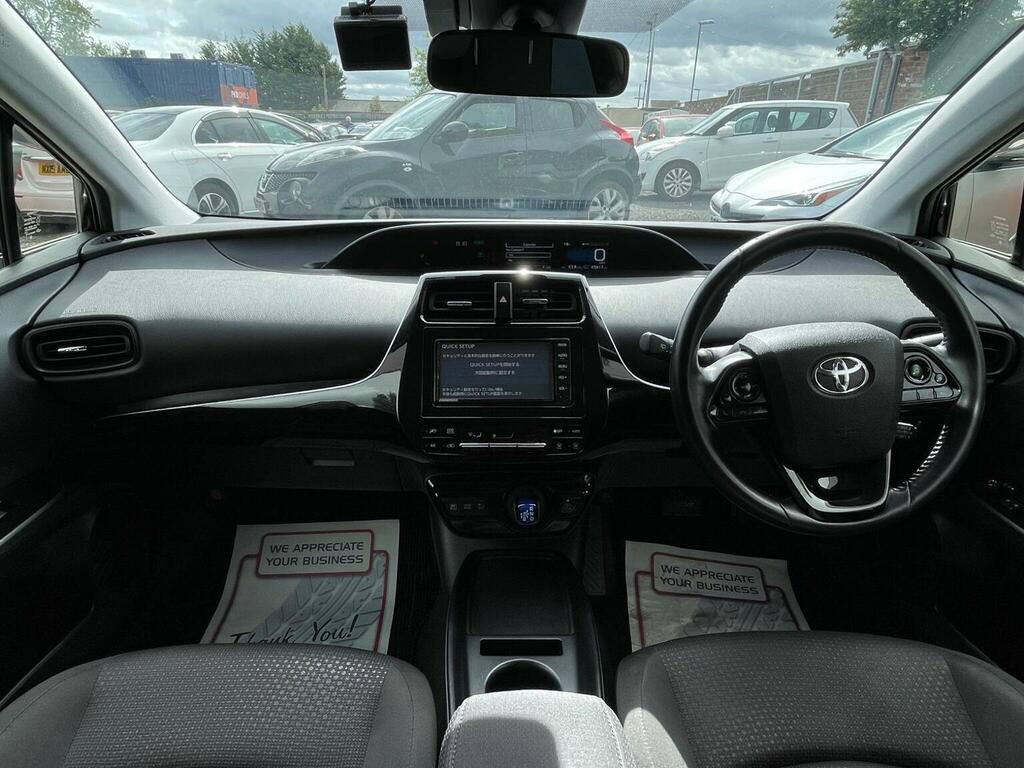 Toyota Prius Active White #19