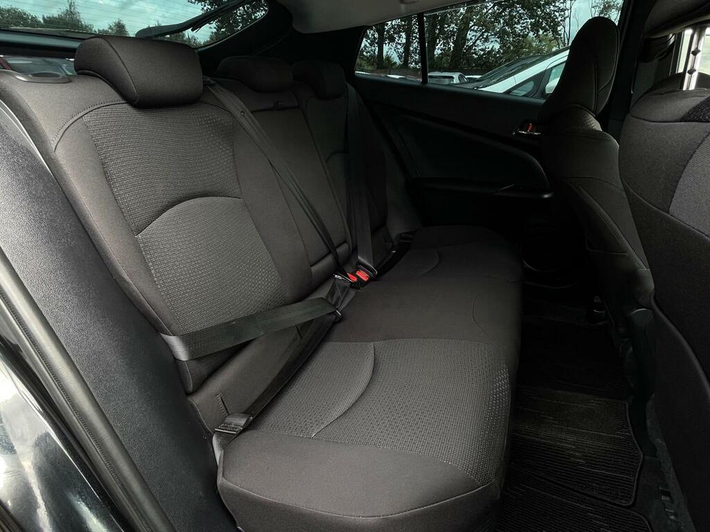 Toyota Prius Active White #13